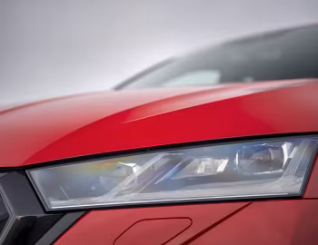 Škoda Octavia vRS Estate [UK-spec] '2020–24