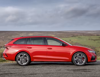 Škoda Octavia vRS Estate [UK-spec] '2020–24