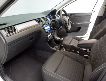 Інтер'єр Škoda Rapid [UK-spec] '2012–17