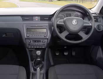 Передня панель Škoda Rapid [UK-spec] '2012–17