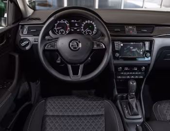 Painel frontal Škoda Rapid [Worldwide] '2017–19