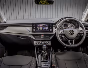 Painel frontal Škoda Scala [UK-spec] '2019–23