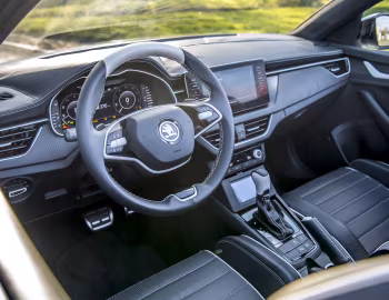 Painel frontal Škoda Slavia Concept '07.2020