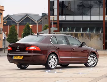 Škoda Superb [UK-spec] '2008–13