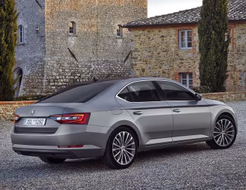 Škoda Superb [Worldwide] '2015–19