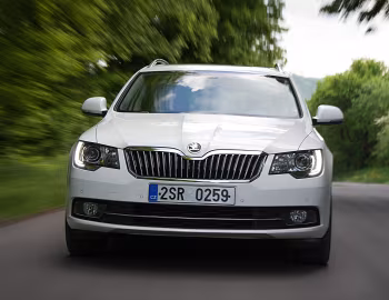 Škoda Superb Combi '2013–15