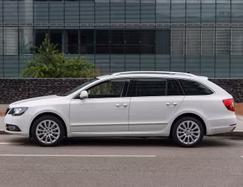 Škoda Superb Combi '2013–15
