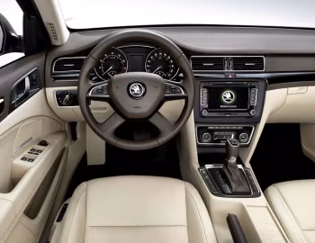 Painel frontal Škoda Superb Combi '2013–15