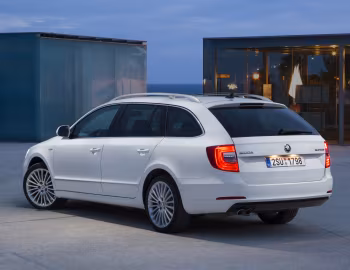 Škoda Superb Combi Laurin & Klement '2013–15