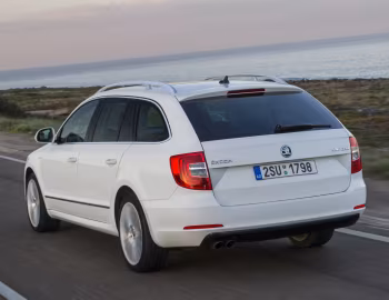 Škoda Superb Combi Laurin & Klement '2013–15