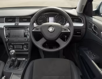 Передня панель Škoda Superb GreenLine [UK-spec] '2013–15