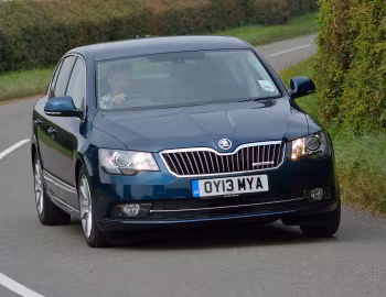 Škoda Superb GreenLine [UK-spec] '2013–15