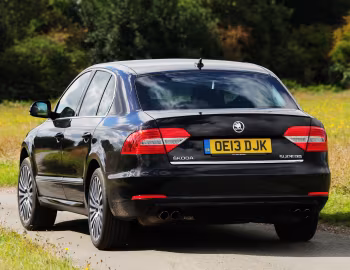 Škoda Superb 4×4 Laurin & Klement [UK-spec] '2013–15