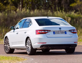 Škoda Superb 4×4 [Australia] '2016–19