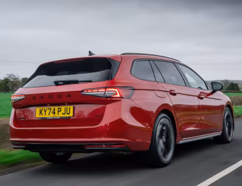 Škoda Superb 4×4 Estate Sportline [UK-spec] (3Y) '2025–pr.