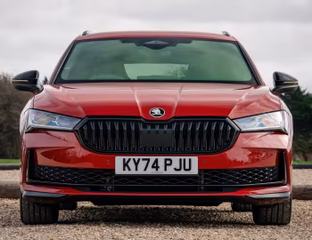 Škoda Superb 4×4 Estate Sportline [UK-spec] (3Y) '2025–pr.