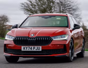Škoda Superb 4×4 Estate Sportline [UK-spec] (3Y) '2025–pr.