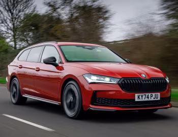 Škoda Superb 4×4 Estate Sportline [UK-spec] (3Y) '2025–pr.