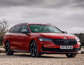 Škoda Superb 4×4 Estate Sportline [UK-spec] (3Y) '2025–pr.