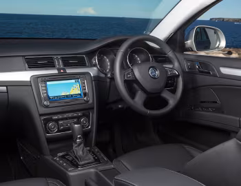 Painel frontal Škoda Superb [Australia] '2014–15
