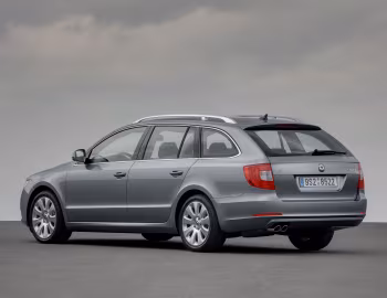 Škoda Superb Combi [Worldwide] '2009–13