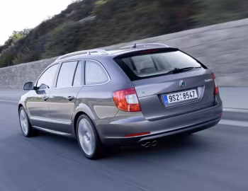 Škoda Superb Combi [Worldwide] '2009–13