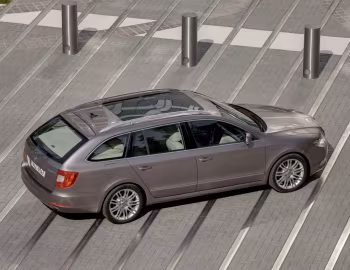 Škoda Superb Combi [Worldwide] '2009–13