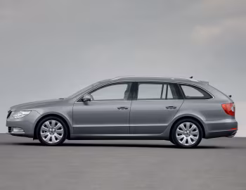 Škoda Superb Combi [Worldwide] '2009–13