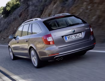 Škoda Superb Combi [Worldwide] '2009–13
