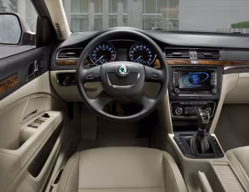 Painel frontal Škoda Superb Combi [Worldwide] '2009–13