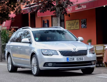 Škoda Superb Combi '2013–15
