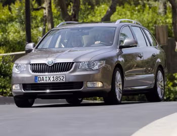 Škoda Superb Combi [Worldwide] '2009–13
