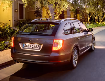 Škoda Superb Combi [Worldwide] '2009–13