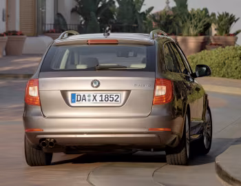 Škoda Superb Combi [Worldwide] '2009–13