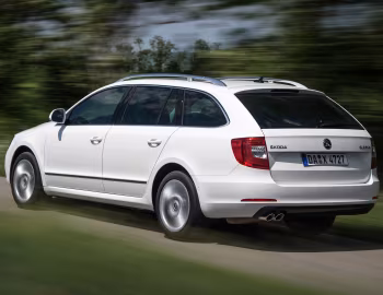 Škoda Superb Combi '2013–15