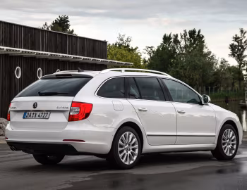 Škoda Superb Combi '2013–15