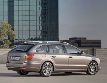 Škoda Superb Combi [Worldwide] '2009–13