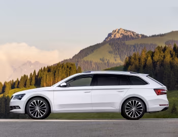 Škoda Superb Combi [Worldwide] '2015–19