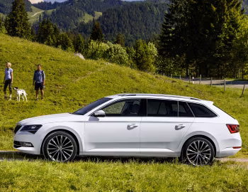Škoda Superb Combi [Worldwide] '2015–19