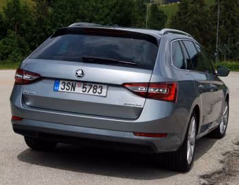 Škoda Superb Combi [Worldwide] '2015–19