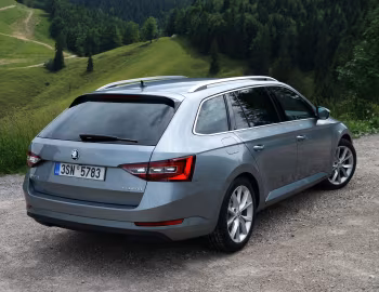 Škoda Superb Combi [Worldwide] '2015–19