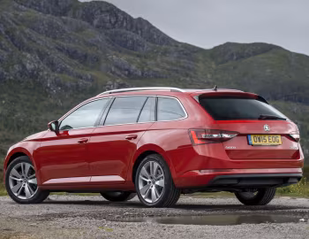 Škoda Superb Combi [UK-spec] '2015–19