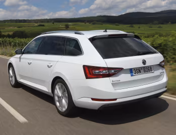 Škoda Superb Combi [Worldwide] '2015–19