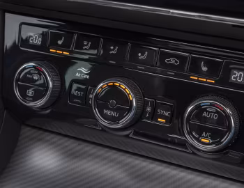Interior Škoda Superb Estate 4×4 SportLine [UK-spec] (3V) '2019–24