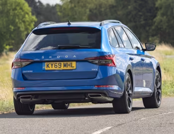 Škoda Superb Estate 4×4 SportLine [UK-spec] (3V) '2019–24