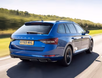 Škoda Superb Estate 4×4 SportLine [UK-spec] (3V) '2019–24