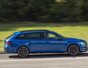Škoda Superb Estate 4×4 SportLine [UK-spec] (3V) '2019–24
