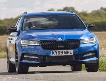Škoda Superb Estate 4×4 SportLine [UK-spec] (3V) '2019–24