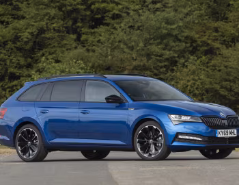 Škoda Superb Estate 4×4 SportLine [UK-spec] (3V) '2019–24