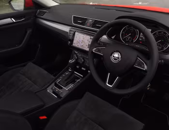 Інтер'єр Škoda Superb Estate 4×4 [UK-spec] '2015–19